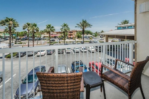 DreamView Beachfront Hotel & Resort image 36